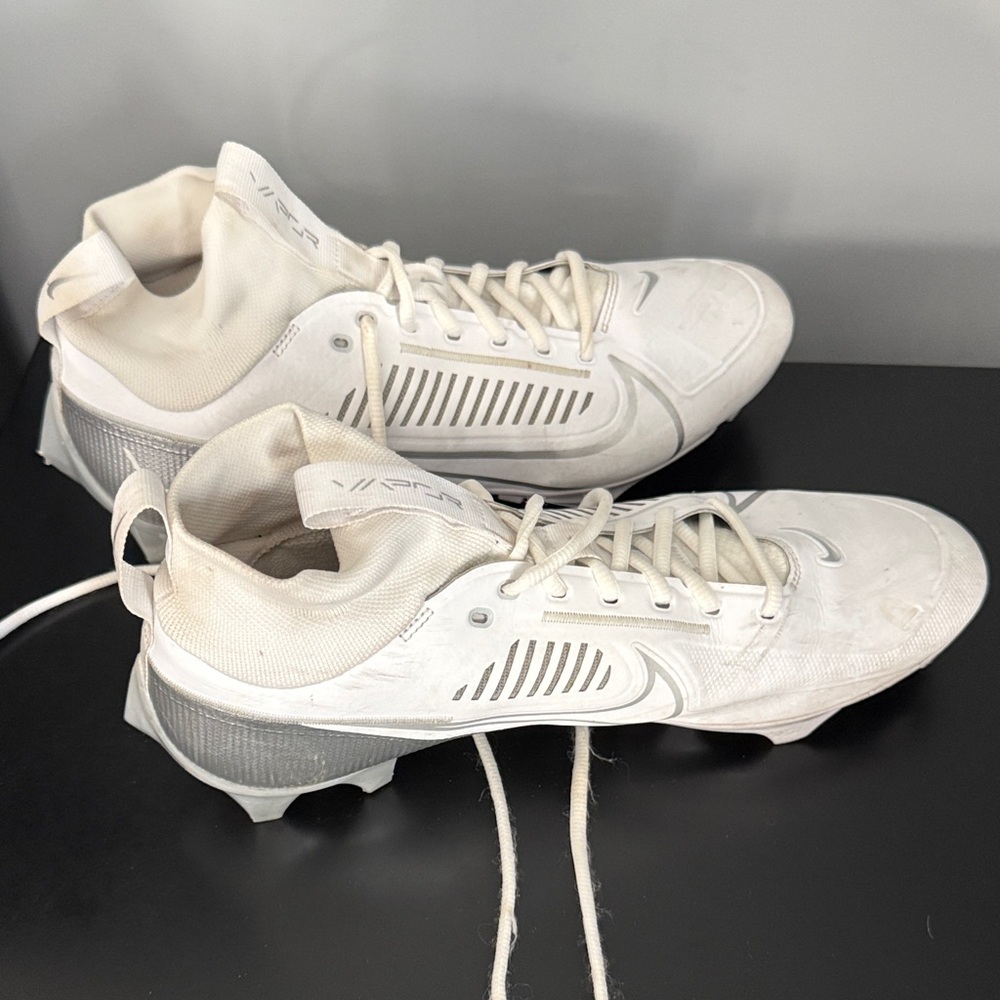 Nike Vapor White Football Cleats - Picture 3 of 3